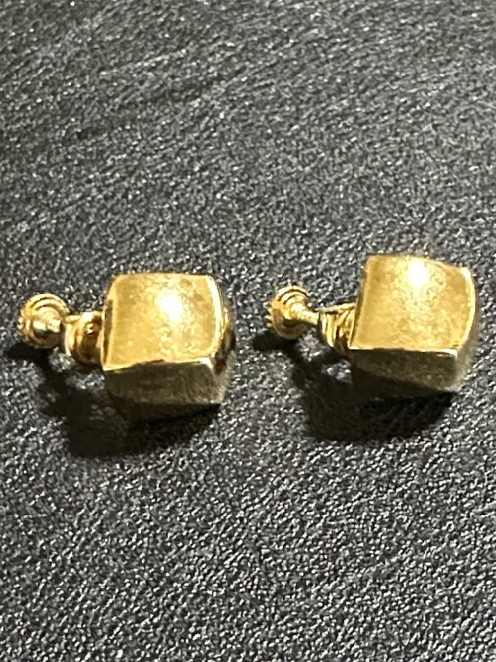 Vendome Pat.No. 3.176.465 VTG Gold Tone Adjustable Screw Back Clip On Earrings